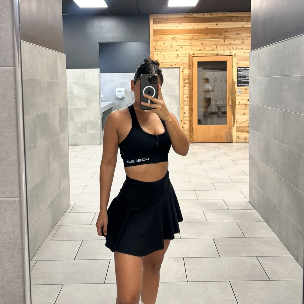Pcheebum 2 piece sport bra & skirt size small